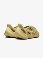 Adidas Yeezy Foam RNNR Sulfur - HubResell.com - Streetwear e Sneakers Limitate