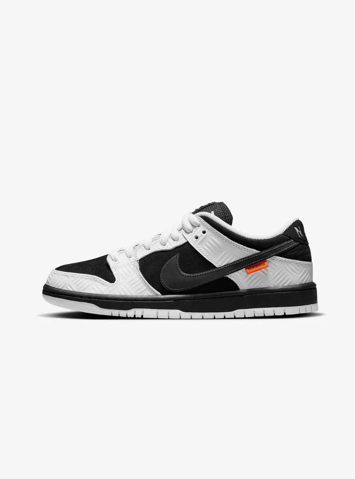 Nike SB Dunk Low TIGHTBOOTH - HubResell